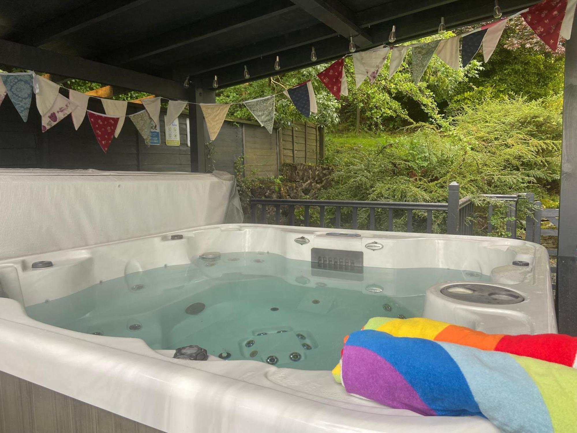 뱅거 Carreg Y Garth Isaf - Hot Tub Nr Zip World 빌라 외부 사진